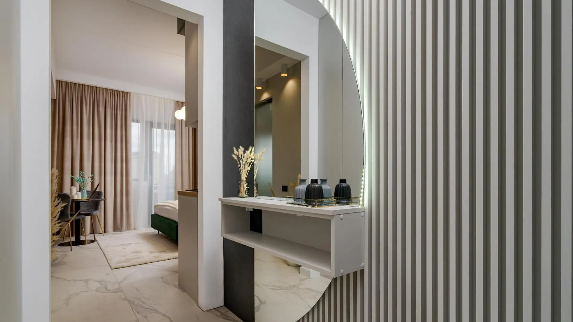 Ultracentral High-End Apartment With Balcony Bukarest