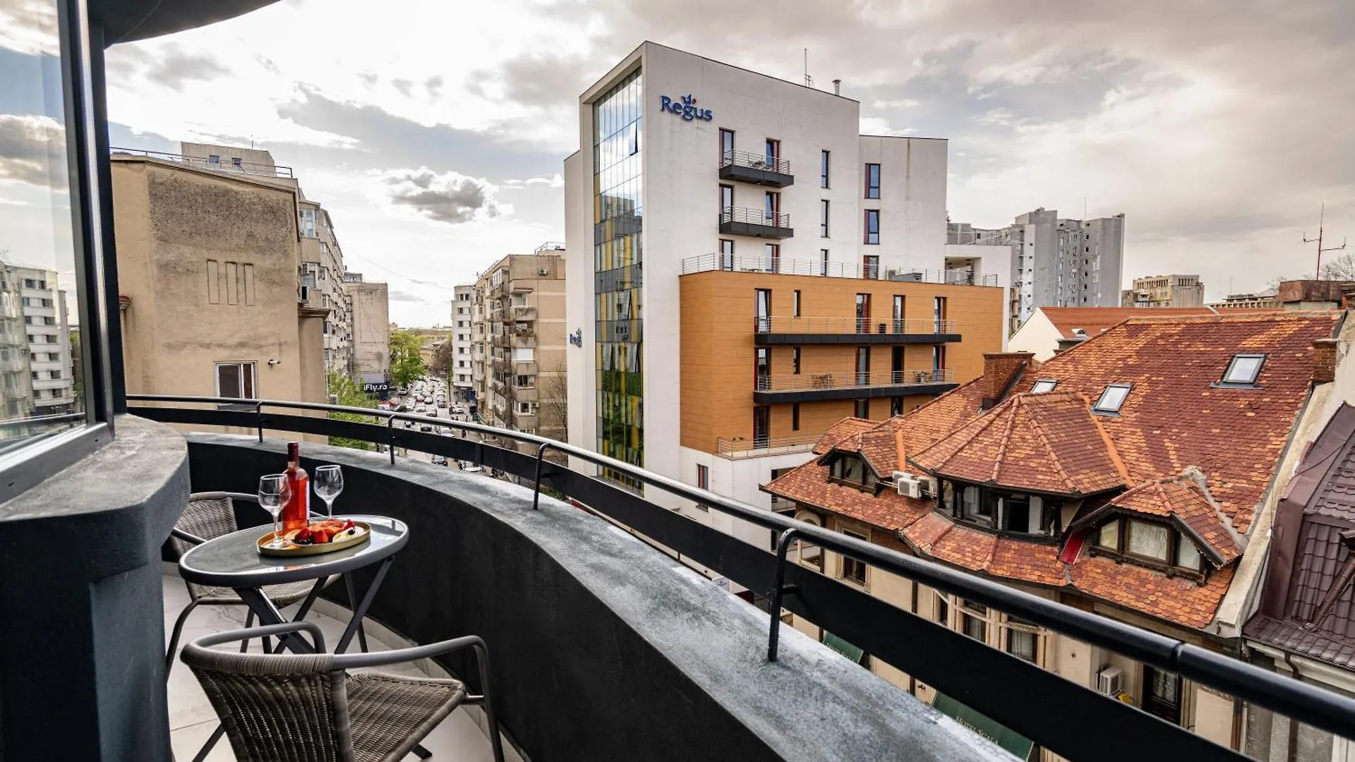Ultracentral High-End Apartment With Balcony Bukarest